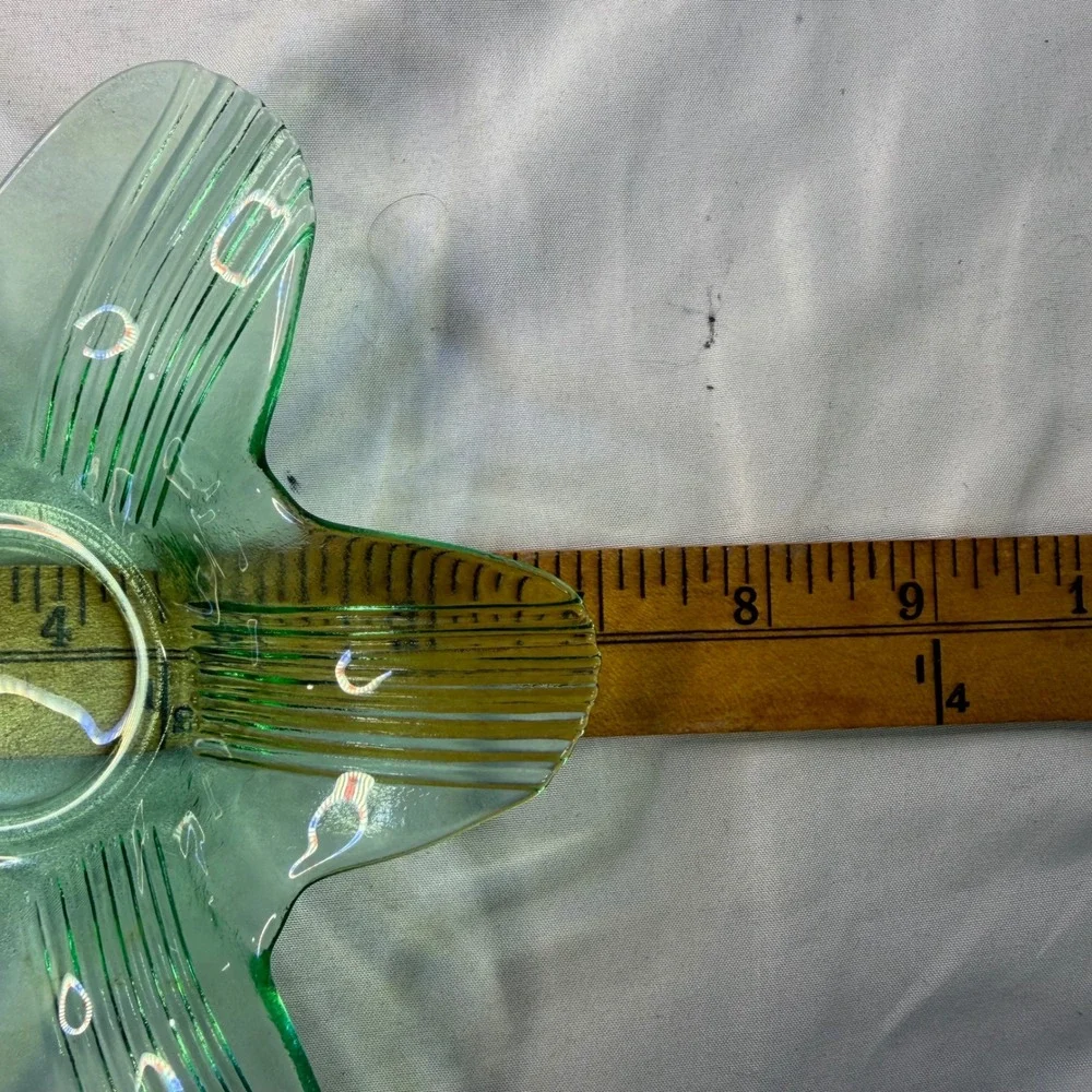 Vintage Green  Glass Star Flower Ribbed Scalloped Bowl Candy Dish 7.5in